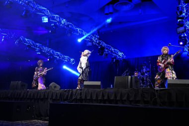 Milwaukee, Wisconsin ABD - 13 Şubat 2020: Japon görsel Kei rock grubu ACME ilk yurtdışı konserini Wisconsin Center 'daki Anime Milwaukee' de verdi..