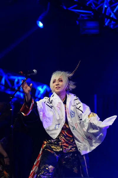 Milwaukee, Wisconsin ABD - 13 Şubat 2020: Japon görsel Kei rock grubu ACME ilk yurtdışı konserini Wisconsin Center 'daki Anime Milwaukee' de verdi..