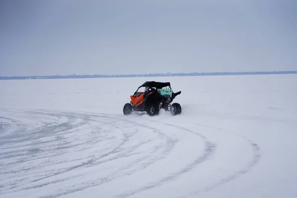 Fond Lac Wisconsin Usa Μαρτίου 2019 Άνθρωποι Διασκεδάζουν Στην Παγωμένη — Φωτογραφία Αρχείου