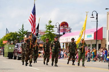 Wisconsin Dells, Wisconsin ABD - 16 Eylül 2023: Wa Zha Wa sonbahar festivali geçidi Wisconsin Dells 