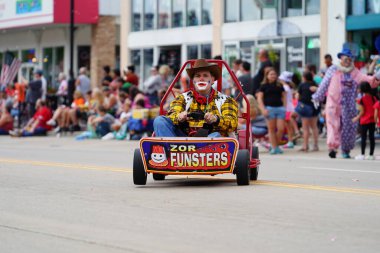 Wisconsin Dells, Wisconsin ABD - 16 Eylül 2023: Wa Zha Wa sonbahar festivali geçidi Wisconsin Dells 