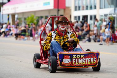 Wisconsin Dells, Wisconsin ABD - 16 Eylül 2023: Wa Zha Wa sonbahar festivali geçidi Wisconsin Dells 