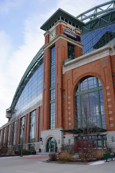 Milwaukee, Wisconsin ABD - 19 Aralık 2022: American Family Field of Milwaukee Brewers Beyzbol Takımı.