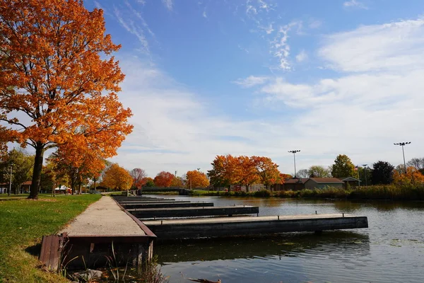 Fond du Lac Lakeside Parkı 'nda sonbahar sezonu.