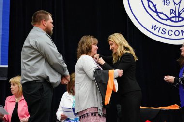  Wisconsin ABD - Wisconsin 'deki Marian Üniversitesi' nde mezuniyet kutlaması, tutkuları eyleme dönüştürme ve ilham verme amaçlı bir eğitim sunan özel bir Katolik Üniversitesi 'dir.