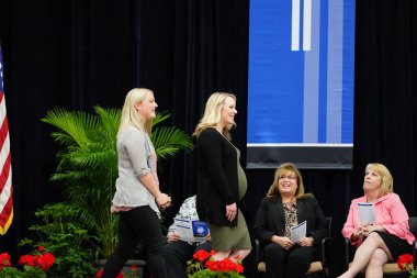  Wisconsin ABD - Wisconsin 'deki Marian Üniversitesi' nde mezuniyet kutlaması, tutkuları eyleme dönüştürme ve ilham verme amaçlı bir eğitim sunan özel bir Katolik Üniversitesi 'dir.