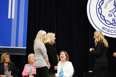  Wisconsin ABD - Wisconsin 'deki Marian Üniversitesi' nde mezuniyet kutlaması, tutkuları eyleme dönüştürme ve ilham verme amaçlı bir eğitim sunan özel bir Katolik Üniversitesi 'dir.