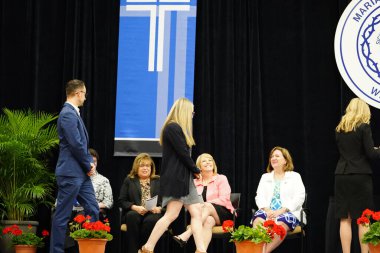  Wisconsin ABD - Wisconsin 'deki Marian Üniversitesi' nde mezuniyet kutlaması, tutkuları eyleme dönüştürme ve ilham verme amaçlı bir eğitim sunan özel bir Katolik Üniversitesi 'dir.