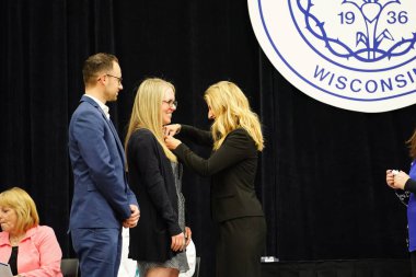  Wisconsin ABD - Wisconsin 'deki Marian Üniversitesi' nde mezuniyet kutlaması, tutkuları eyleme dönüştürme ve ilham verme amaçlı bir eğitim sunan özel bir Katolik Üniversitesi 'dir.