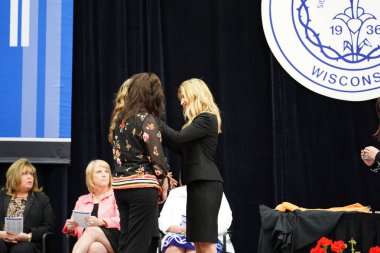  Wisconsin ABD - Wisconsin 'deki Marian Üniversitesi' nde mezuniyet kutlaması, tutkuları eyleme dönüştürme ve ilham verme amaçlı bir eğitim sunan özel bir Katolik Üniversitesi 'dir.