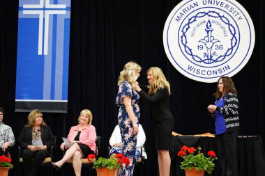  Wisconsin ABD - Wisconsin 'deki Marian Üniversitesi' nde mezuniyet kutlaması, tutkuları eyleme dönüştürme ve ilham verme amaçlı bir eğitim sunan özel bir Katolik Üniversitesi 'dir.