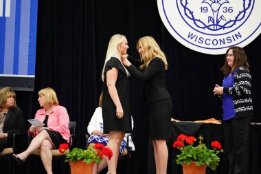  Wisconsin ABD - Wisconsin 'deki Marian Üniversitesi' nde mezuniyet kutlaması, tutkuları eyleme dönüştürme ve ilham verme amaçlı bir eğitim sunan özel bir Katolik Üniversitesi 'dir.