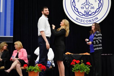  Wisconsin ABD - Wisconsin 'deki Marian Üniversitesi' nde mezuniyet kutlaması, tutkuları eyleme dönüştürme ve ilham verme amaçlı bir eğitim sunan özel bir Katolik Üniversitesi 'dir.