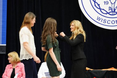  Wisconsin ABD - Wisconsin 'deki Marian Üniversitesi' nde mezuniyet kutlaması, tutkuları eyleme dönüştürme ve ilham verme amaçlı bir eğitim sunan özel bir Katolik Üniversitesi 'dir.