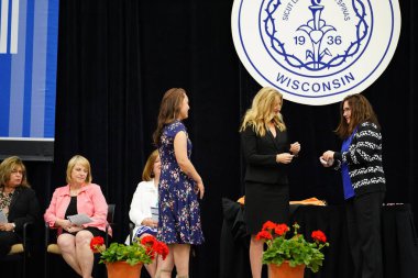  Wisconsin ABD - Wisconsin 'deki Marian Üniversitesi' nde mezuniyet kutlaması, tutkuları eyleme dönüştürme ve ilham verme amaçlı bir eğitim sunan özel bir Katolik Üniversitesi 'dir.