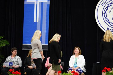  Wisconsin ABD - Wisconsin 'deki Marian Üniversitesi' nde mezuniyet kutlaması, tutkuları eyleme dönüştürme ve ilham verme amaçlı bir eğitim sunan özel bir Katolik Üniversitesi 'dir.