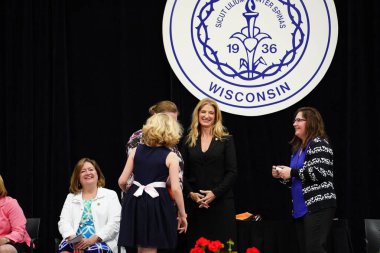  Wisconsin ABD - Wisconsin 'deki Marian Üniversitesi' nde mezuniyet kutlaması, tutkuları eyleme dönüştürme ve ilham verme amaçlı bir eğitim sunan özel bir Katolik Üniversitesi 'dir.