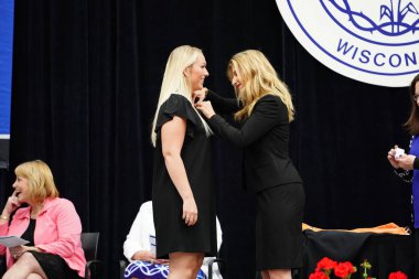  Wisconsin ABD - Wisconsin 'deki Marian Üniversitesi' nde mezuniyet kutlaması, tutkuları eyleme dönüştürme ve ilham verme amaçlı bir eğitim sunan özel bir Katolik Üniversitesi 'dir.