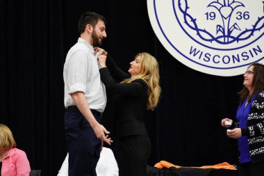  Wisconsin ABD - Wisconsin 'deki Marian Üniversitesi' nde mezuniyet kutlaması, tutkuları eyleme dönüştürme ve ilham verme amaçlı bir eğitim sunan özel bir Katolik Üniversitesi 'dir.