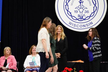  Wisconsin ABD - Wisconsin 'deki Marian Üniversitesi' nde mezuniyet kutlaması, tutkuları eyleme dönüştürme ve ilham verme amaçlı bir eğitim sunan özel bir Katolik Üniversitesi 'dir.