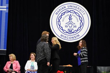  Wisconsin ABD - Wisconsin 'deki Marian Üniversitesi' nde mezuniyet kutlaması, tutkuları eyleme dönüştürme ve ilham verme amaçlı bir eğitim sunan özel bir Katolik Üniversitesi 'dir.