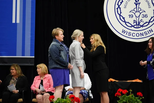  Wisconsin ABD - Wisconsin 'deki Marian Üniversitesi' nde mezuniyet kutlaması, tutkuları eyleme dönüştürme ve ilham verme amaçlı bir eğitim sunan özel bir Katolik Üniversitesi 'dir.