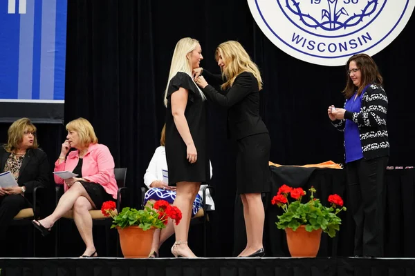  Wisconsin ABD - Wisconsin 'deki Marian Üniversitesi' nde mezuniyet kutlaması, tutkuları eyleme dönüştürme ve ilham verme amaçlı bir eğitim sunan özel bir Katolik Üniversitesi 'dir.