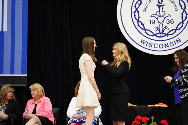  Wisconsin ABD - Wisconsin 'deki Marian Üniversitesi' nde mezuniyet kutlaması, tutkuları eyleme dönüştürme ve ilham verme amaçlı bir eğitim sunan özel bir Katolik Üniversitesi 'dir.