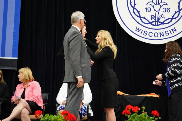  Wisconsin ABD - Wisconsin 'deki Marian Üniversitesi' nde mezuniyet kutlaması, tutkuları eyleme dönüştürme ve ilham verme amaçlı bir eğitim sunan özel bir Katolik Üniversitesi 'dir.