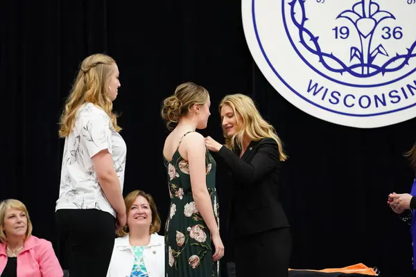  Wisconsin ABD - Wisconsin 'deki Marian Üniversitesi' nde mezuniyet kutlaması, tutkuları eyleme dönüştürme ve ilham verme amaçlı bir eğitim sunan özel bir Katolik Üniversitesi 'dir.