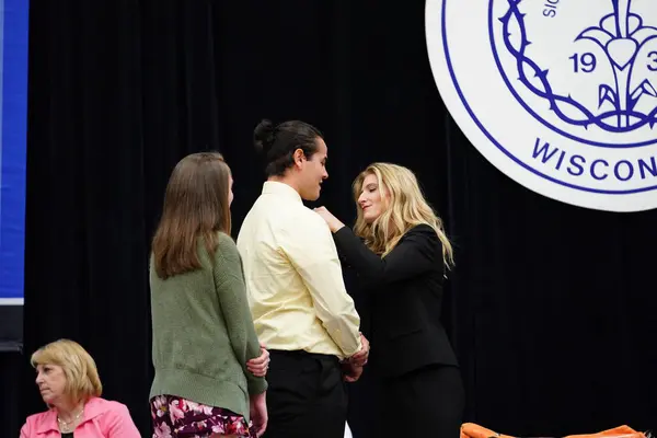  Wisconsin ABD - Wisconsin 'deki Marian Üniversitesi' nde mezuniyet kutlaması, tutkuları eyleme dönüştürme ve ilham verme amaçlı bir eğitim sunan özel bir Katolik Üniversitesi 'dir.