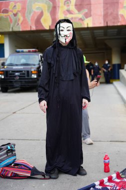 Milwaukee, Wisconsin / ABD - 20 Ağustos 2020: Siyahi yaşamları protesto eden DNC protestocularına karşı yürüyüş koalisyonu.
