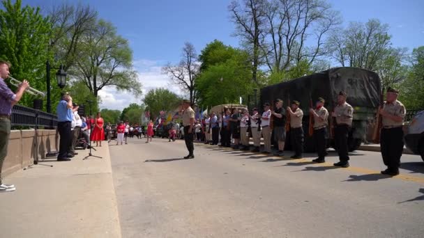 Oconomowoc Wisconsin Mei 2020 Hoge Militaire Officieren Veteranen Staan Formatie — Stockvideo