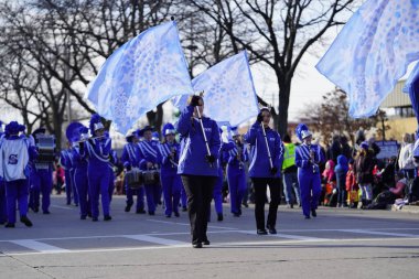 Green Bay, Wisconsin / ABD - 23 Kasım 2019: Vincent T. Lombardi Ortaokulu Spartalı müzik bandosu Green Bay 'in ev sahipliğinde 36..