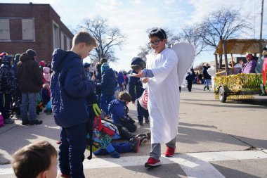 Green Bay, Wisconsin / ABD - 23 Kasım 2019: Green Bay, Wisconsin 'de Green Bay şehir merkezinin düzenlediği 36. Geleneksel Prevea Green Bay Noel Geçidi düzenlendi..