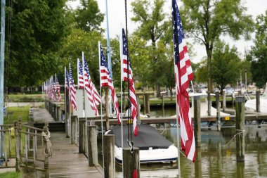 Fond du Lac, Wisconsin ABD - 26 Ağustos 2019: Askeri Takdir Gezisi 'nin 10. Yat Kulübü, onlara Winnebago Gölü' nde benzersiz zaman geçirterek hem aktif asker hem de askeri gazileri onurlandırıyor.