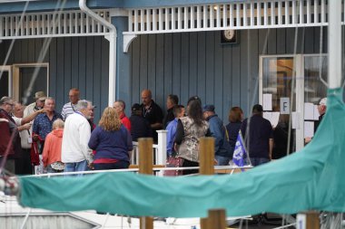 Fond du Lac, Wisconsin ABD - 26 Ağustos 2019: Askeri Takdir Gezisi 'nin 10. Yat Kulübü, onlara Winnebago Gölü' nde benzersiz zaman geçirterek hem aktif asker hem de askeri gazileri onurlandırıyor.