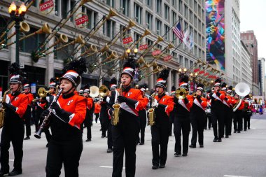 Chicago, Illinois / ABD - 28 Kasım 2019: Refuge Productions a Family Christian Centers yapım şirketi Dan Amca 'nın Chicago Şükran Günü Geçidi' ne katıldı..