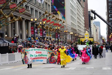 Chicago, Illinois / ABD - 28 Kasım 2019: Refuge Productions a Family Christian Centers yapım şirketi Dan Amca 'nın Chicago Şükran Günü Geçidi' ne katıldı..