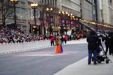 Chicago, Illinois / ABD - 28 Kasım 2019: Ortaçağ Akşam Yemeği ve Turnuvası Dan Amca 'nın Chicago Şükran Günü Geçidi' ne katıldı.