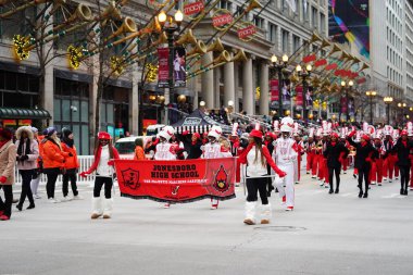 Chicago, Illinois / ABD - 28 Kasım 2019: Refuge Productions a Family Christian Centers yapım şirketi Dan Amca 'nın Chicago Şükran Günü Geçidi' ne katıldı..