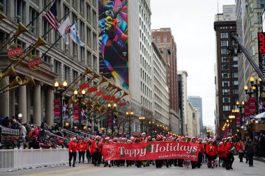 Chicago, Illinois / ABD - 28 Kasım 2019: Refuge Productions a Family Christian Centers yapım şirketi Dan Amca 'nın Chicago Şükran Günü Geçidi' ne katıldı..