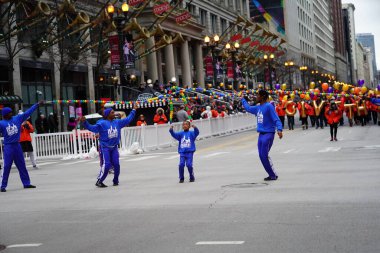 Chicago, Illinois / ABD - 28 Kasım 2019: Refuge Productions a Family Christian Centers yapım şirketi Dan Amca 'nın Chicago Şükran Günü Geçidi' ne katıldı..