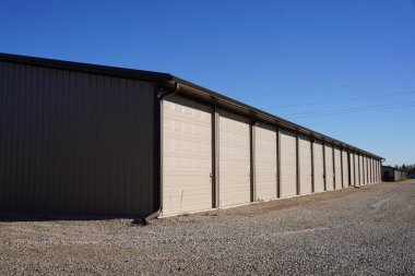 Tan Brown depolama birimleri mal sahibinin mülkünü tutuyor..