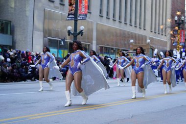 Chicago, Illinois ABD - 23 Kasım 2023: Nashville, Tennessee 'den aristokrat bando bandosu Şikago Şükran Günü Geçit Töreni.