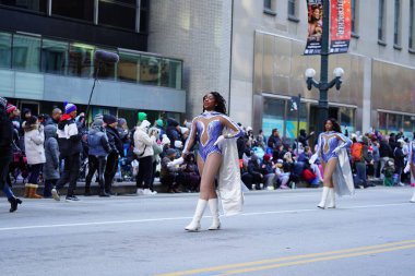 Chicago, Illinois ABD - 23 Kasım 2023: Nashville, Tennessee 'den aristokrat bando bandosu Şikago Şükran Günü Geçit Töreni.