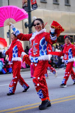 Chicago, Illinois ABD - 23 Kasım 2023: Çin kültürü ve sanatları 2023 Chicago Şükran Günü Geçidi 'ne katıldı ve sahne aldı.