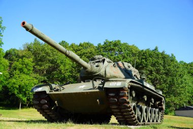 Camp Douglas, Wisconsin USA - 16 Haziran 2021: M48A2 patton savaş tankı Gazi Anıtı 'nda bulunuyor.