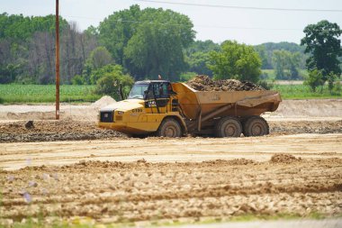 İnşaat alanında çalışan Ekskavatör