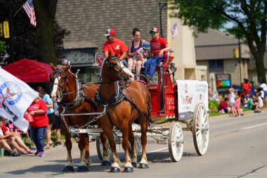 Yeni Lizbon, Wisconsin ABD - 10 Temmuz 2021 Wa Du Shuda Günleri Festivali geçit töreni.
